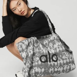 Alo Tote